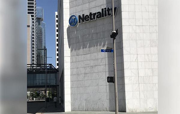 Restoring a white marble facade